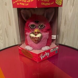 Valentine's special limited edition, Furby!! Vintage collectors! 1999